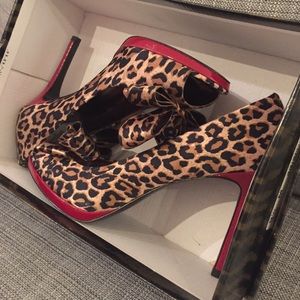Sexy leopard heels