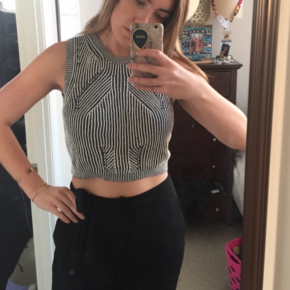 Knit Cropped Shell