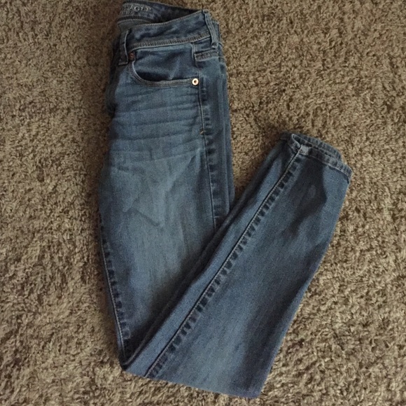 Classic American Eagle Skinny Jeans