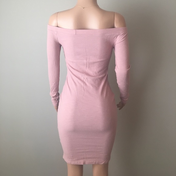 ALL OFFERS CONSIDERED Off shoulder blush midi - Picture 2 of 4