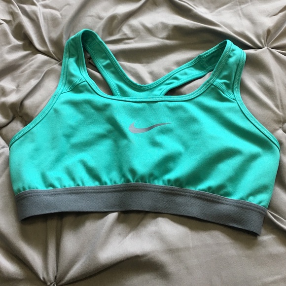 Nike Dri-Fit sports bra - Picture 1 of 3