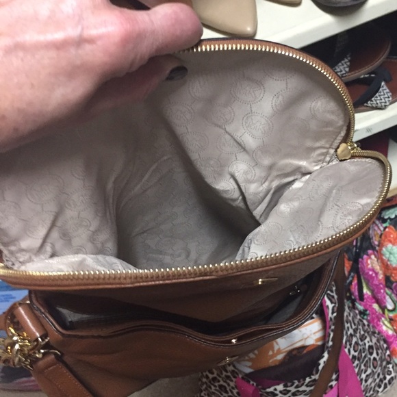 Add'lt pics of MK bag