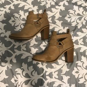 CURE CASUAL HEELED BUCKLE BOOTIES