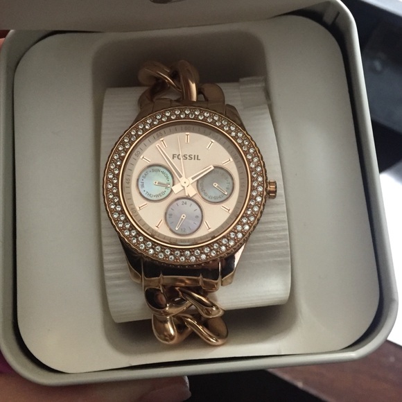Fossil Jewelry - Brand new never worn Fossil watch rose gold