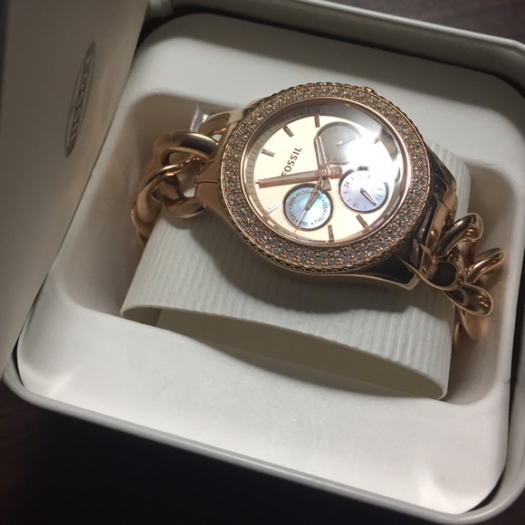 Brand new never worn Fossil watch rose gold - Picture 2 of 2