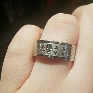 Silver skull ring  size 8-9