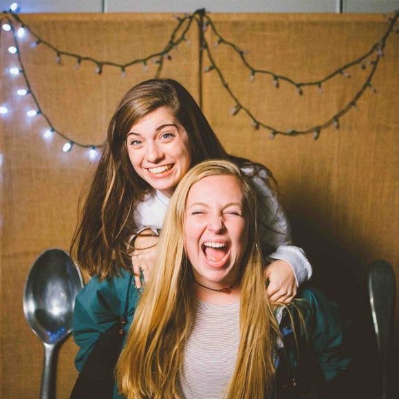 Meet your Posher, Casey