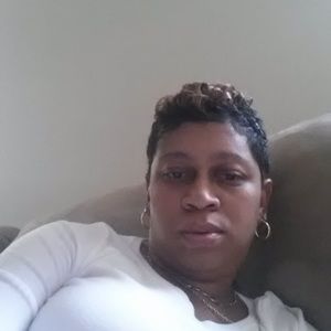 Meet your Posher, Yolanda