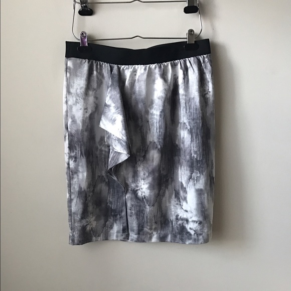 Simply Vera Vera Wang Dresses & Skirts - Simply Vera Vera Wang printed skirt
