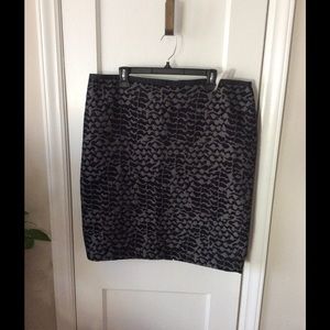 LOFT Pencil skirt