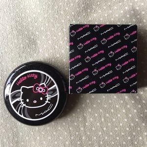 MAC cosmetics limited edition hello kitty powder