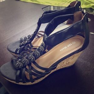 Black elegant wedges never worn