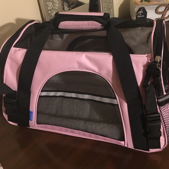 BRAND NEW W/ TAGS: Small Dog Carrier