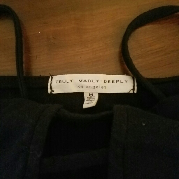 💲SALE Urban Outfitters NWOT Split front party top - Picture 2 of 2