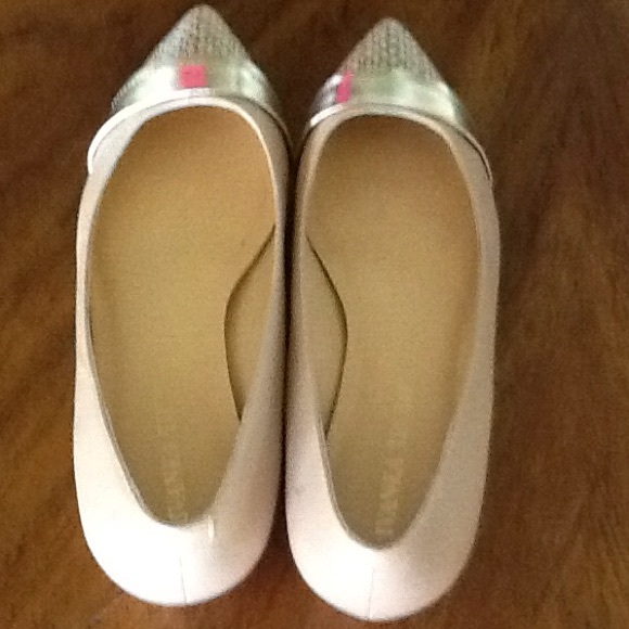 Ivanka Trump pointy toe flats