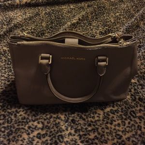 Tan Micheal Kors purse