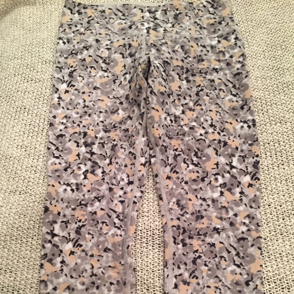 Lulu Wonder Under Crops size 6.