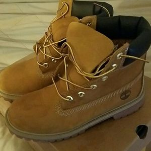 Timberland 6in wheat and black (worn 2x)