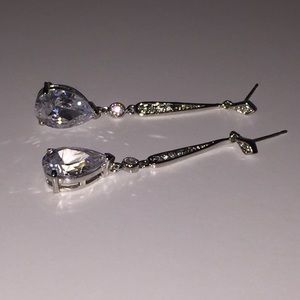 Teardrop earring