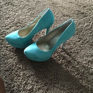 Jessica Simpson Suede heel