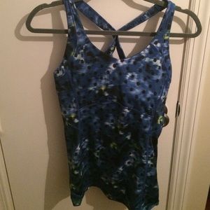 Lululemon size 8 yoga top