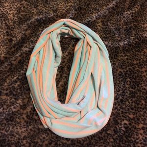 Infinity scarf