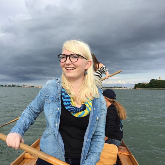 Meet your Posher, Jennie