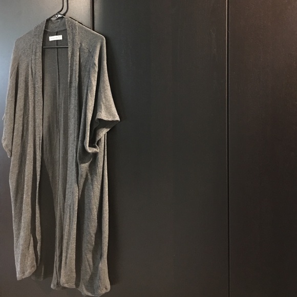 Abercrombie sweater - Picture 2 of 2