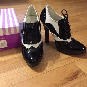 Charlotte Russe Black and White Oxford Heels