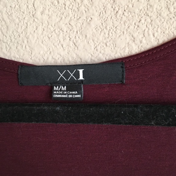 SOLD✖️ Jeweled Burgundy Shift Dress - M - Picture 4 of 4