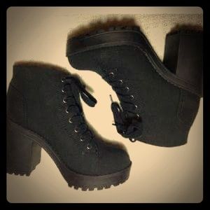 H&M Divided platform goth platform Boots ⚡️⚡️⚡️
