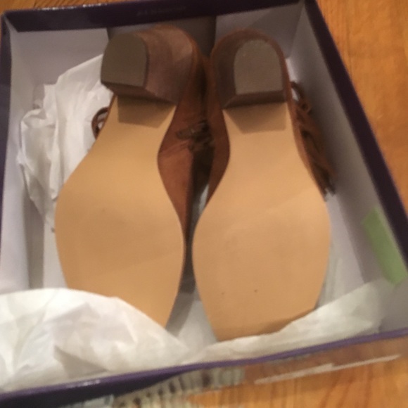 NIB STEVE MADDEN OHIO Tan Suede Fringe Ankle Boots - Picture 4 of 4