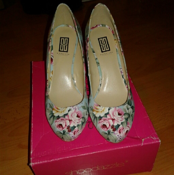 Womens shoes