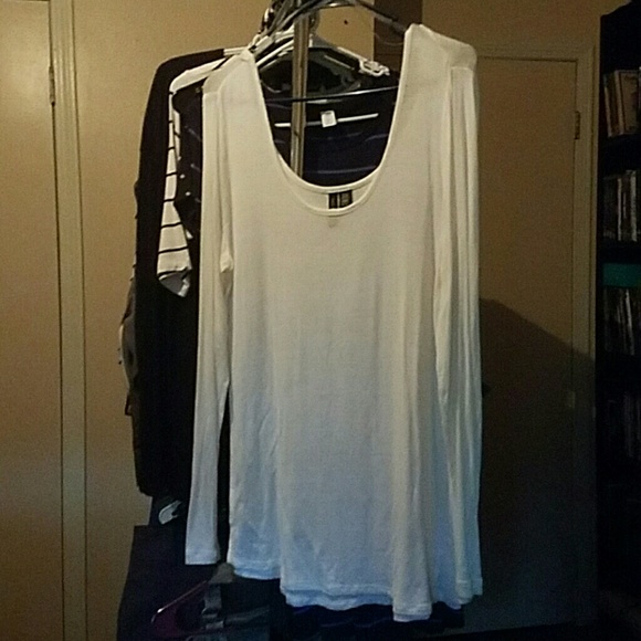 Deep scoop neck long sleeve shirt