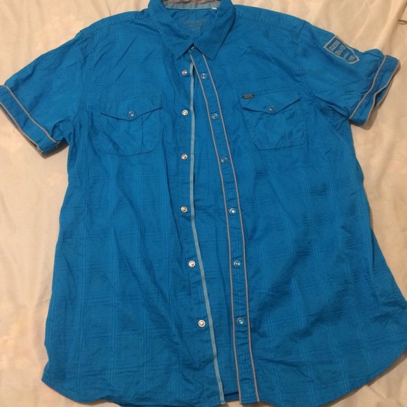 Guess button up