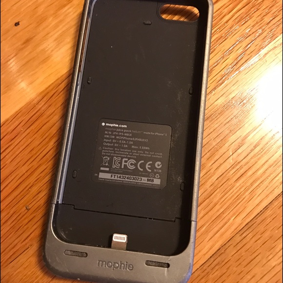 Mophie charging case for iphone 5S