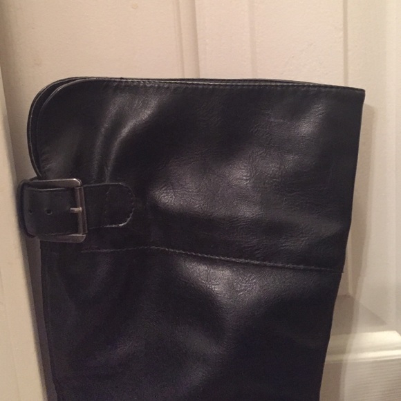 Black Leather Boots - Picture 4 of 4