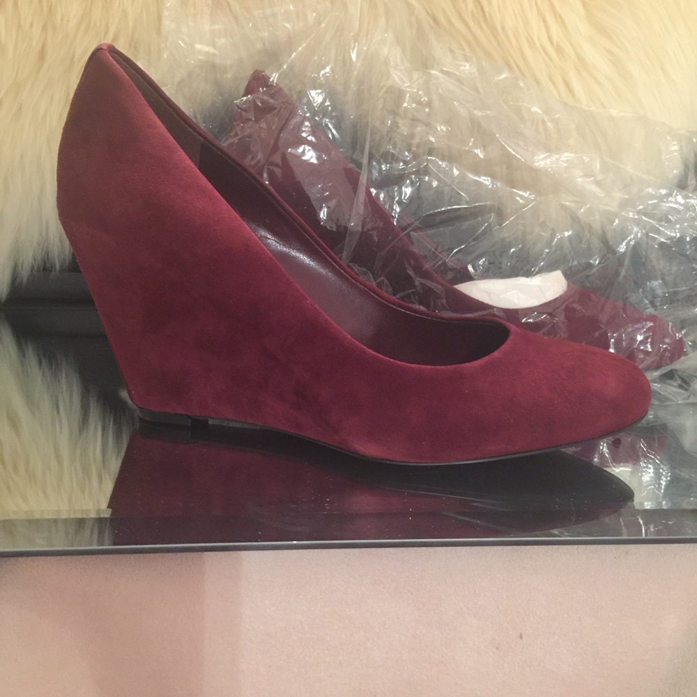 ๐ Shoes - Picture 3 of 3