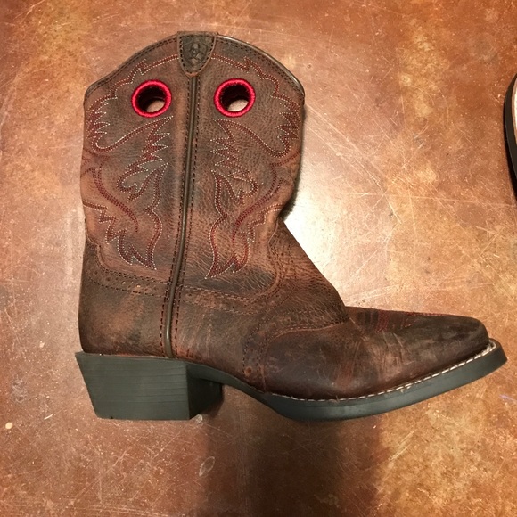 Ariat girls cowboy boots size 2