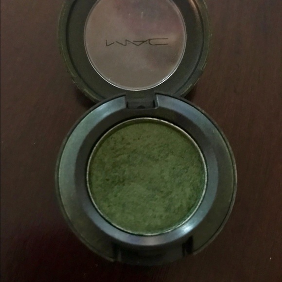 MAC eye shadow HUMID - Picture 2 of 3