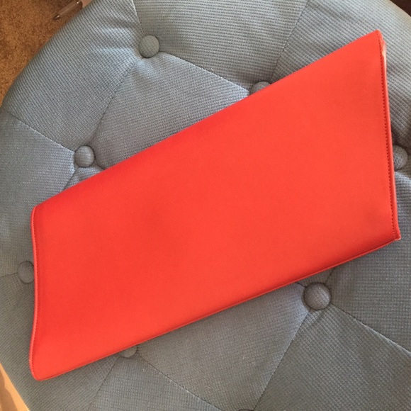 Saint Laurent diagonale red clutch - Picture 3 of 4