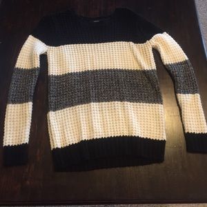 Forever 21 black white & gray sweater - small