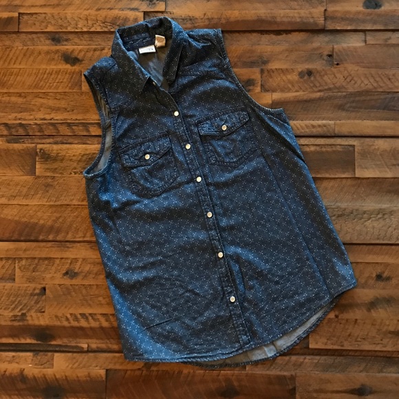 Sleeveless denim button up