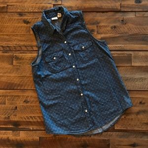 Sleeveless denim button up