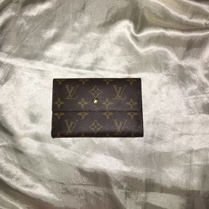Louis Vuitton wallet- ON HOLD