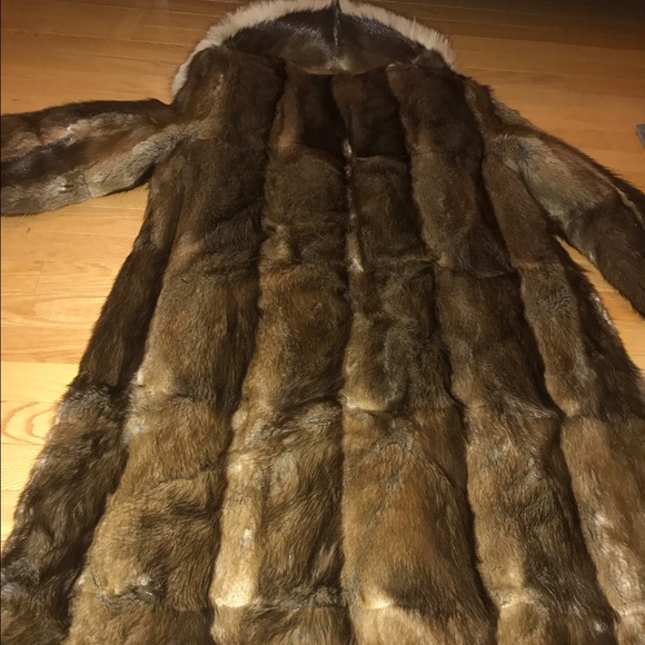 Authentic Vintage FUR COAT . Pristine Condition. - Picture 8 of 8