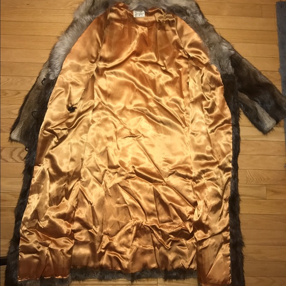 Authentic Vintage FUR COAT . Pristine Condition. - Picture 2 of 8