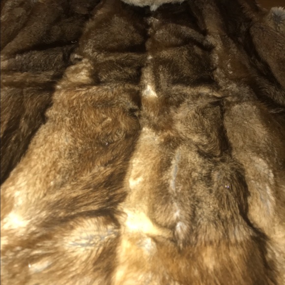 Authentic Vintage FUR COAT . Pristine Condition. - Picture 5 of 8