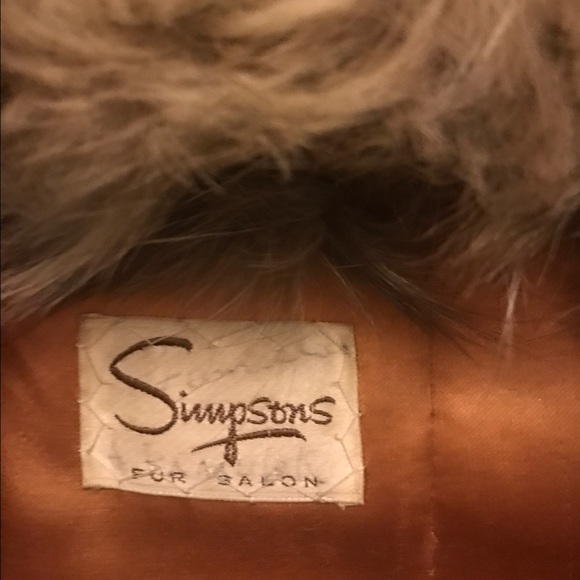 Authentic Vintage FUR COAT . Pristine Condition. - Picture 7 of 8