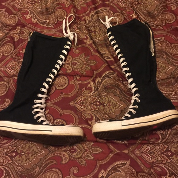 BLACK TALL CONVERSE👟👟👟👟